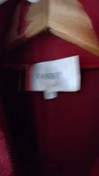 Cazadora roja con peplum