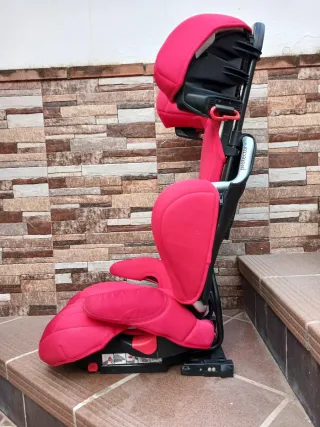 Silla de coche infantil roja