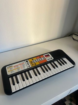 Teclado Yamaha PSS-F30 - Piano