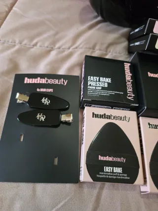 Lote Huda Beauty: Maquillaje y Accesorios