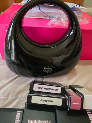 Lote Huda Beauty: Maquillaje y Accesorios