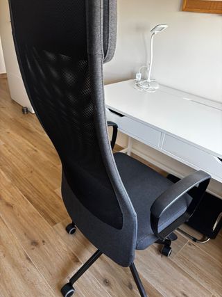Silla de oficina ergonómica negra