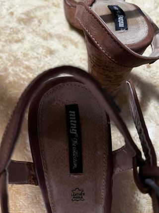 Sandalias Mustang tacón plataforma marrón