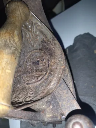 Plancha de carbón antigua N°6