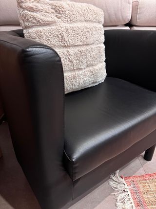 Butaca negra polipiel IKEA