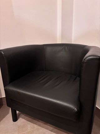 Butaca negra polipiel IKEA
