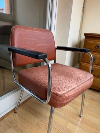 Sillón marrony negro con brazos