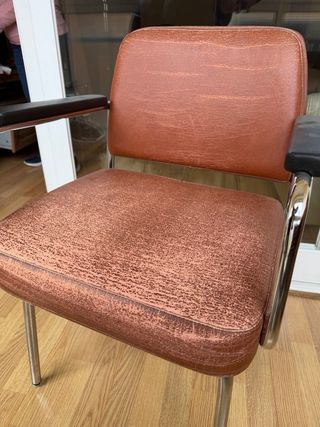 Sillón marrony negro con brazos