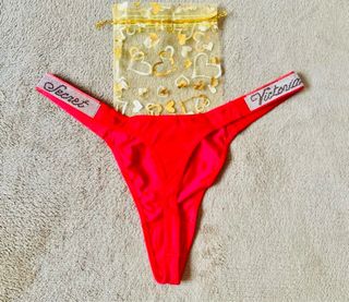 Tanga Victoria's Secret Rojo Talla Única