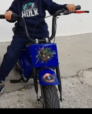 Moto Eléctrica Infantil Avengers