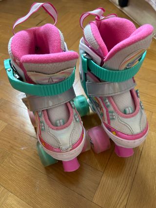 Patines infantiles rosas y blancos