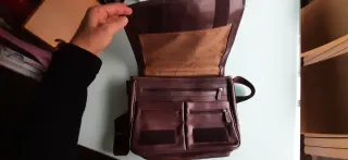 Maletín de piel marrón