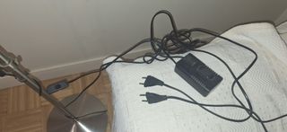 Lámpara de pie con 2 puntos de Luz -Como Nueva