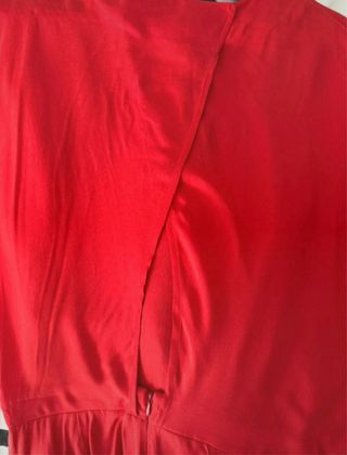 Mono rojo pierna larga y manga corta