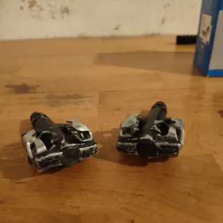 Pedales automáticos Shimano