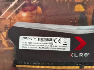 MÓDULO RAM PNY XLR8 DDR4 8GB 3200MHz RGB
