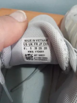 Zapatillas Adidas Blancas y Doradas