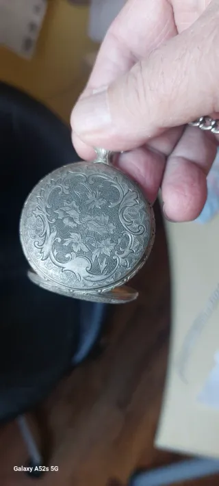 Orologio da tasca con incisione