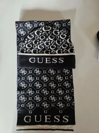 Set Sciarpa e Cappello Guess Tg. L