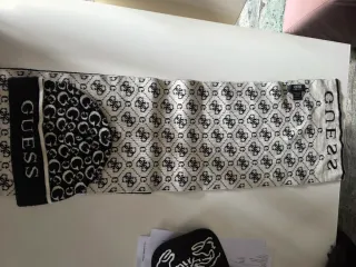 Set Sciarpa e Cappello Guess Tg. L