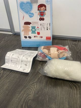 Juego de coser muñeca de Annik