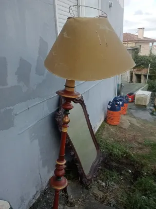 Lámpara de pie para reparar