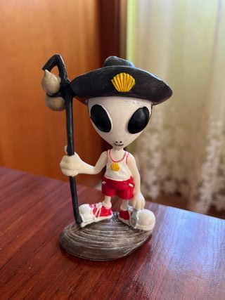 Figura Alien Peregrino Camino de Santiago