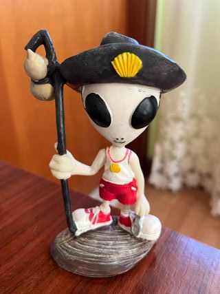 Figura Alien Peregrino Camino de Santiago