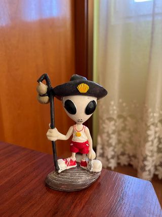 Figura Alien Peregrino Camino de Santiago