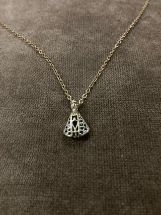 Cadena dorada con colgante Virgen del Pilar