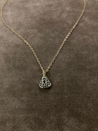 Cadena dorada con colgante Virgen del Pilar