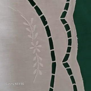 Toalha de mesa bordada branca