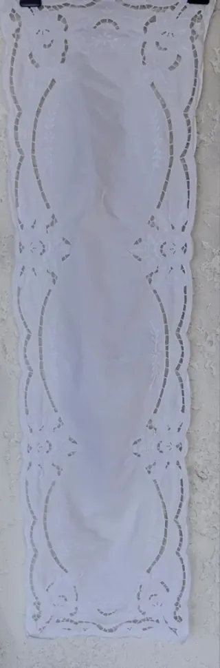 Toalha de mesa bordada branca