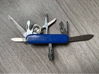 Coltellino svizzero blu 13 inserti