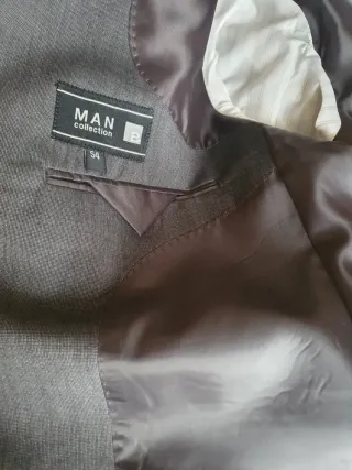 Completo uomo grigio scuro