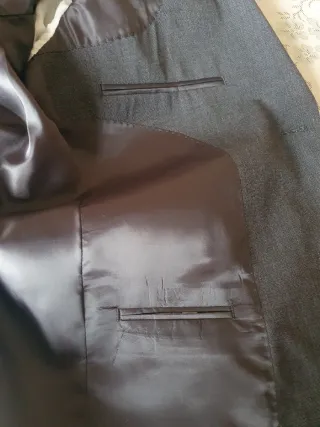 Completo uomo grigio scuro