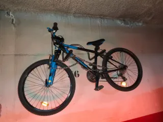 BICICLETA B'twin Rockrider 520 de 24″