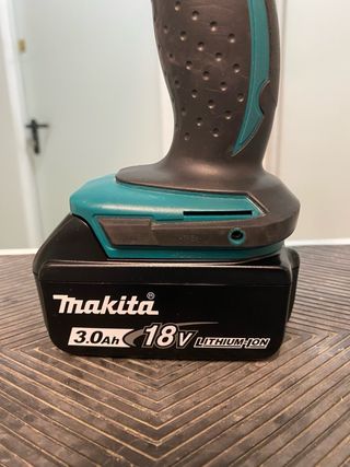 Taladro Makita 18V + Cargador y Maleta