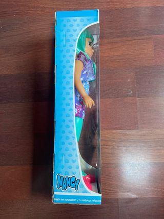 Nancy Neon con pelo turquesa