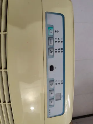 Pingüino DeLonghi 11000 BTU Aire Acondicionado