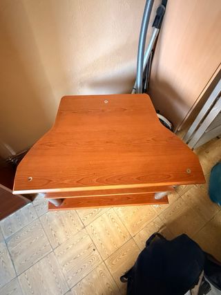 Mueble auxiliar con ruedas