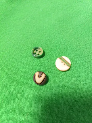 Lote 4: Botones Surtidos