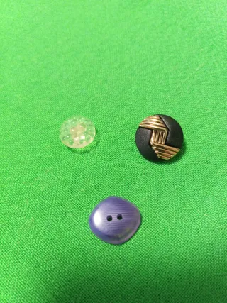 Lote 4: Botones Surtidos