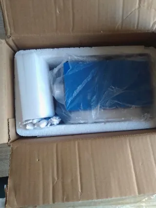 Torno de alfarería azul