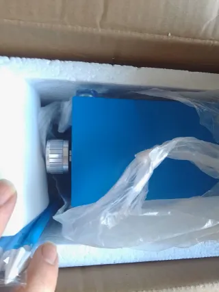 Torno de alfarería azul