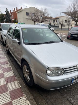 Volkswagen Golf 1.6 16v
