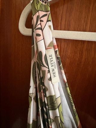 Mono largo estampado floral y negro