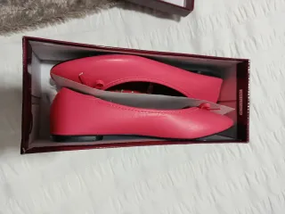 Manoletinas y chanclas talla 39