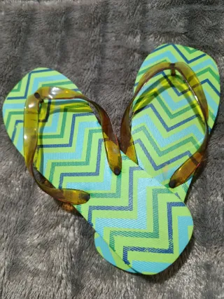 Manoletinas y chanclas talla 39