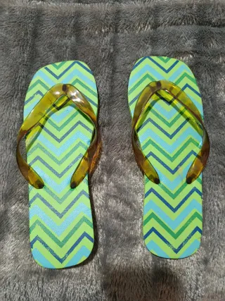 Manoletinas y chanclas talla 39